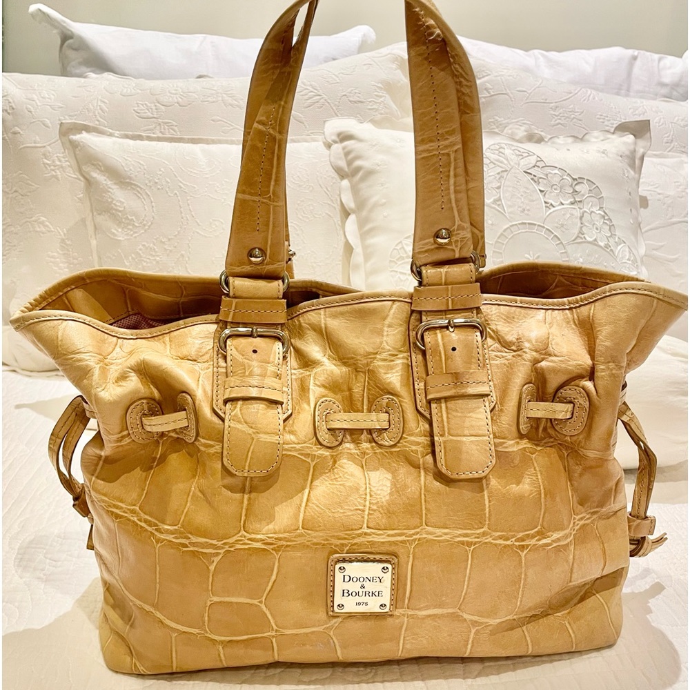 Dooney and Bourke Leather Tote Bag in Beige Color